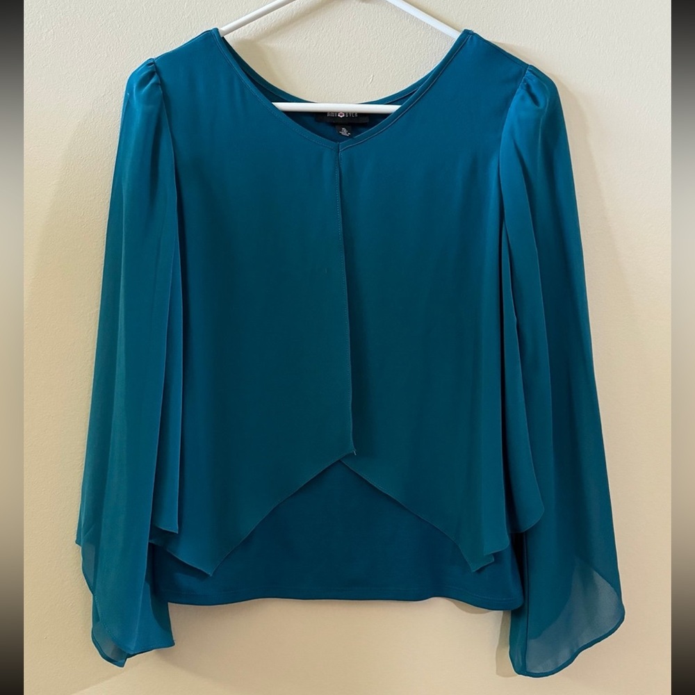 Amy Byer Brand Long Sleeve Top